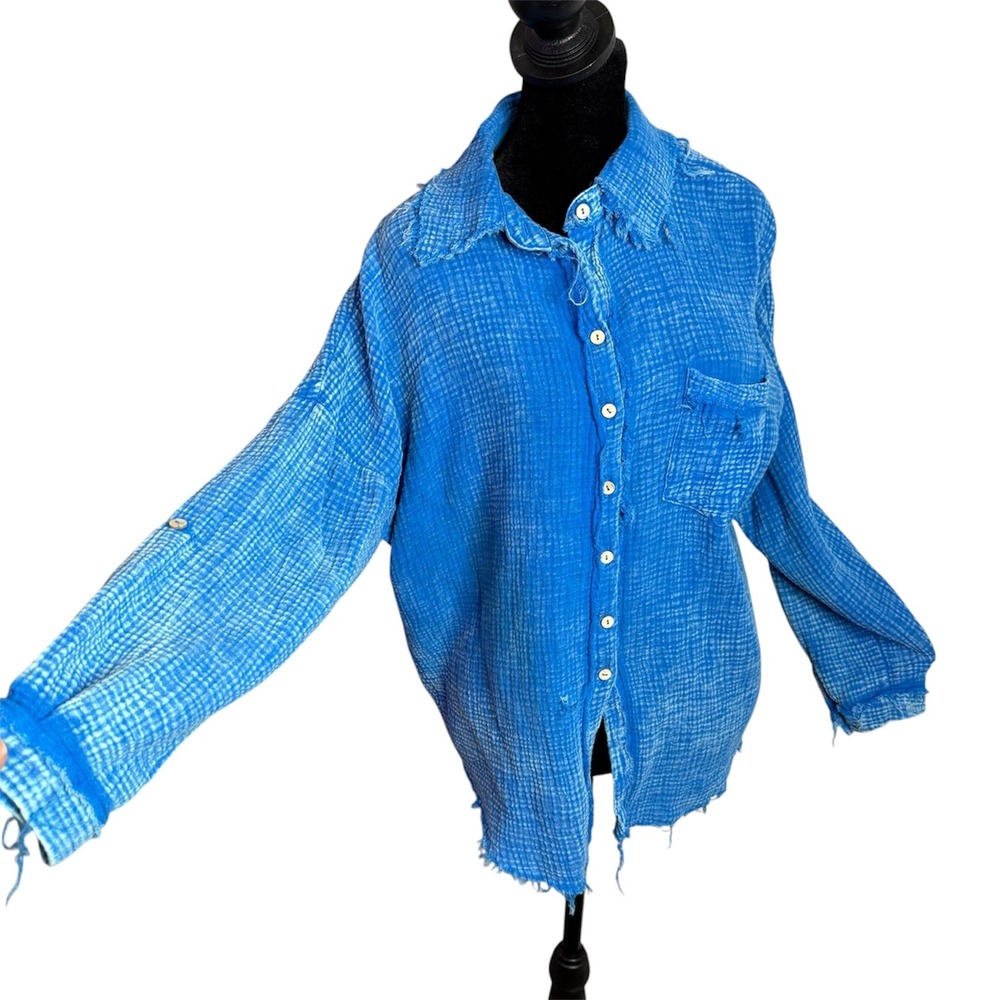 Zenana Oversized Cotton Crinkle Gauze Button Top Size S Blue Distressed Raw Edge